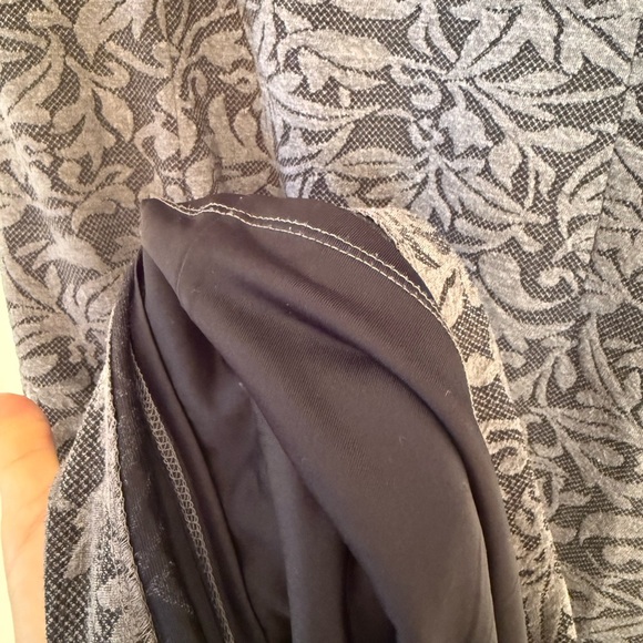 Ann Taylor Factory Gray Leaf Jacquard Short Sleeve Sheath Dress - Picture 4 of 5